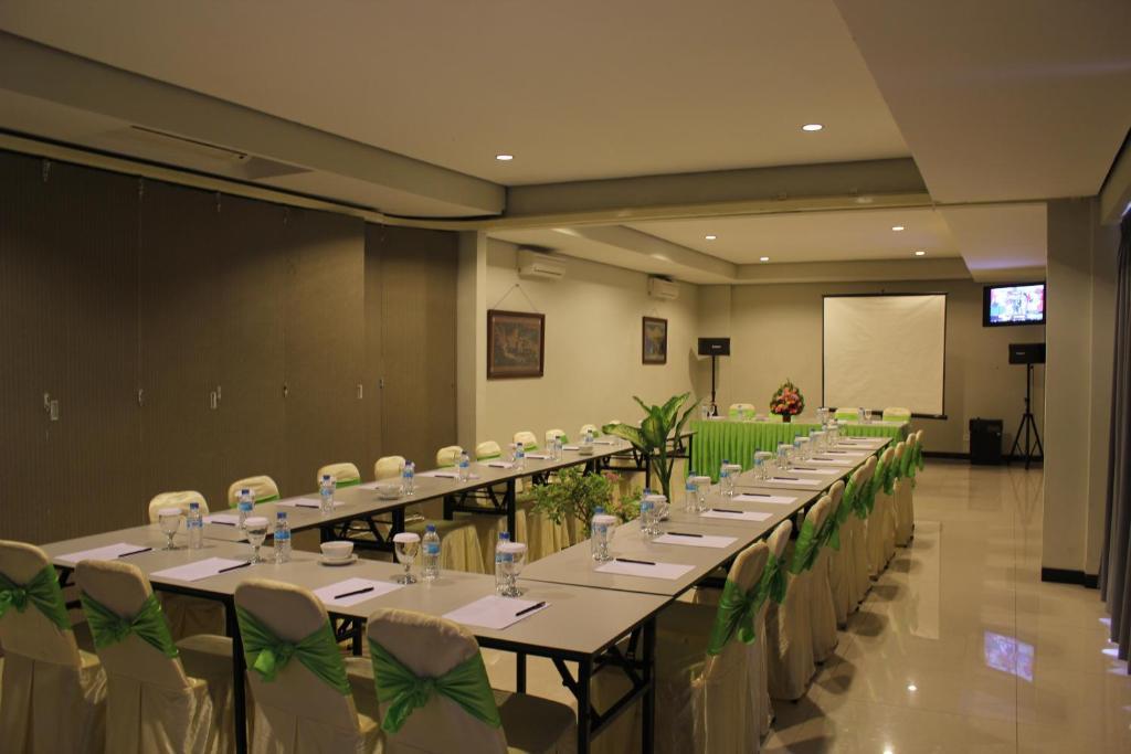 Green Villas Hotel And Spa 꾸따 외부 사진